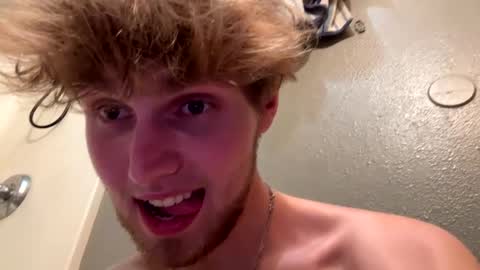 Snapshot of bigskinnyboyshh chatting on 09-27-25, 05:45 bigskinnyboyshh online show from 09-27-25, 05:45