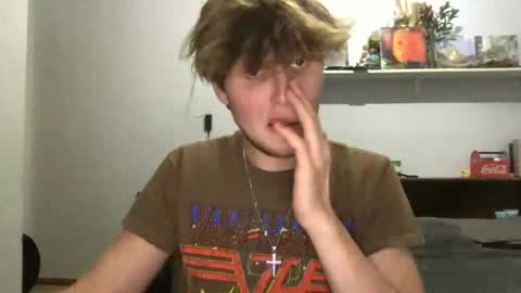 Snapshot of bigskinnyboyshh chatting on 10-21-25, 09:59 bigskinnyboyshh online show from 10-21-25, 09:59