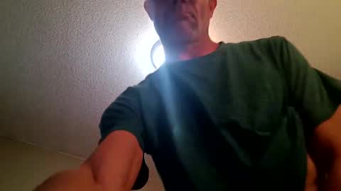 Snapshot of bigstuff674 chatting on 01-02-25, 02:54 Aka hardwood online show from 01-02-25, 02:54