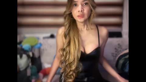 Yna     online show from 11-16-25, 03:12