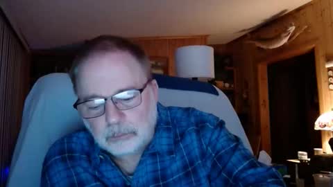 Snapshot of bigthicksatisfying2 chatting on 03-15-26, 06:19 bigthicksatisfying2 online show from 03-15-26, 06:19