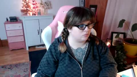 Morgan Lafeuille online show from 12-20-24, 02:08