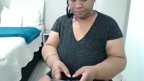 Snapshot of bigtitshornygirlxxx chatting on 11-30-25, 04:16 Lona online show from 11-30-25, 04:16