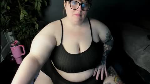 Snapshot of bigtittybbw chatting on 02-21-26, 04:19 bigtittybbw online show from 02-21-26, 04:19