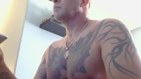 Snapshot of biguylasvegas chatting on 04-09-26, 01:38 biguylasvegas online show from 04-09-26, 01:38