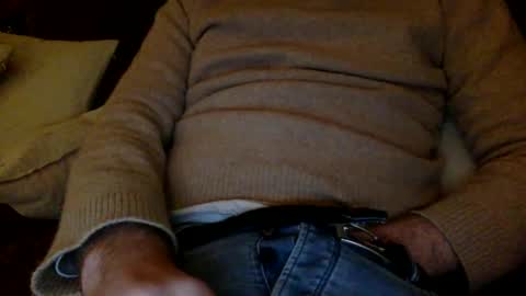 Snapshot of bigvic25cm chatting on 01-18-25, 08:09 bigvic25cm online show from 01-18-25, 08:09