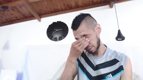 Snapshot of bigzehuz chatting on 02-13-25, 12:57 andres online show from 02-13-25, 12:57