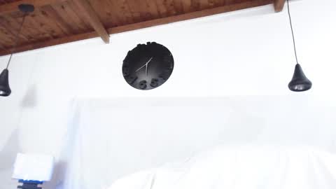 Snapshot of bigzehuz chatting on 02-21-25, 09:45 andres online show from 02-21-25, 09:45