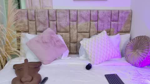   online show from 09-22-25, 07:05