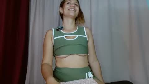 Snapshot of biki_sensual chatting on 03-10-26, 02:16 hi soy natural girl biki online show from 03-10-26, 02:16