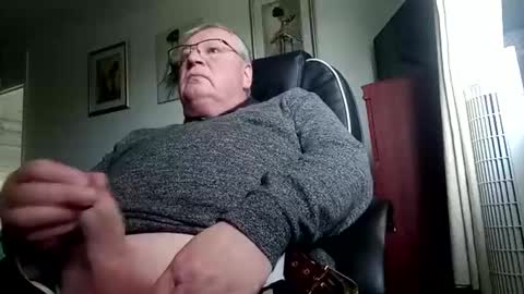 Snapshot of billlllllyb chatting on 04-02-26, 12:47 billlllllyb online show from 04-02-26, 12:47