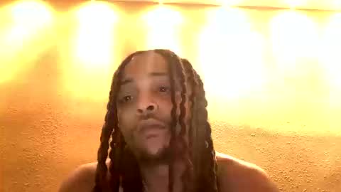 Snapshot of billx65 chatting on 10-19-25, 12:11 billx65 online show from 10-19-25, 12:11