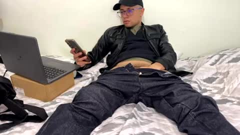 Snapshot of billy_magteo chatting on 08-05-26, 01:30 billy_magteo online show from 08-05-26, 01:30