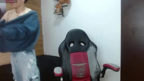 Snapshot of billy_wild chatting on 05-17-26, 11:06 billy wild online show from 05-17-26, 11:06