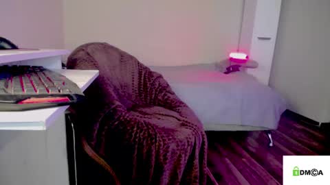 Snapshot of bimbo_sasha chatting on 06-14-26, 11:12 sashkaaaa 77 online show from 06-14-26, 11:12