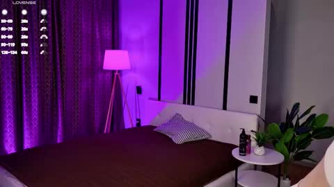 Snapshot of bingebae chatting on 02-25-26, 03:05 Megan online show from 02-25-26, 03:05