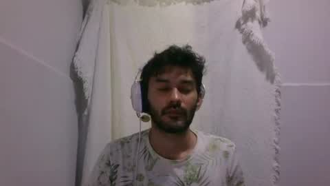 Snapshot of binhodm1 chatting on 12-03-24, 07:54 binhodm1 online show from 12-03-24, 07:54