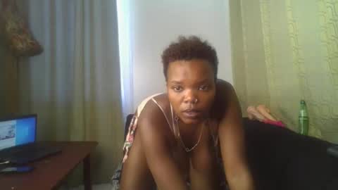 Snapshot of birdie_girl_2 chatting on 09-16-25, 06:25 birdie_girl_2 online show from 09-16-25, 06:25