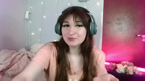birdie_kiss online show from 06-22-26, 07:44