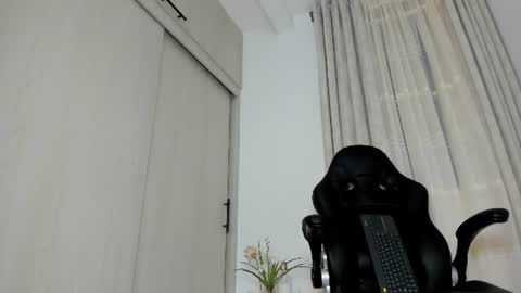 Biscuit oliva online show from 06-20-26, 01:19