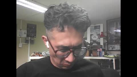 Snapshot of bisexmangenx chatting on 04-24-26, 12:13 Manu O online show from 04-24-26, 12:13