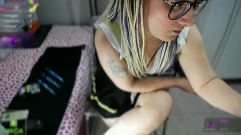 bisex woman online show from 06-11-26, 05:00