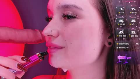 Snapshot of bitchpeace_ chatting on 12-20-25, 12:18 Diana online show from 12-20-25, 12:18