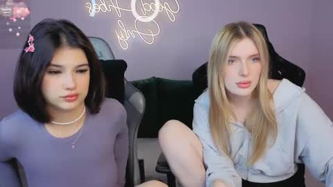 Snapshot of bjliki chatting on 09-16-25, 03:02 Julia online show from 09-16-25, 03:02