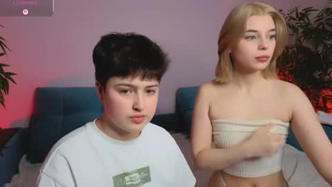 Snapshot of bjliki chatting on 10-18-25, 03:20 Julia online show from 10-18-25, 03:20