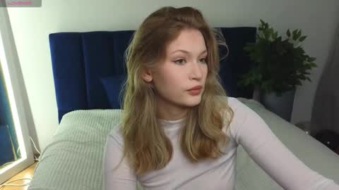 Snapshot of bjliki chatting on 10-31-25, 08:48 Julia online show from 10-31-25, 08:48