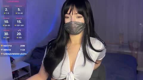 Snapshot of bl4ck_velvet chatting on 10-19-25, 02:40 Kitty online show from 10-19-25, 02:40