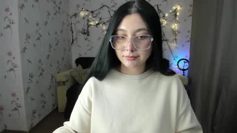 Snapshot of black_berry_bla_ck chatting on 10-30-25, 12:17 black_berry_bla_ck online show from 10-30-25, 12:17