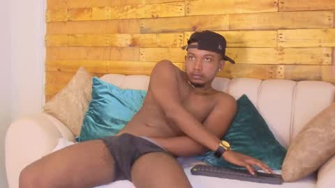 Snapshot of black_fine chatting on 03-31-26, 08:09 andrew online show from 03-31-26, 08:09