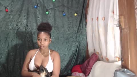 MORENITA ISA online show from 03-09-25, 02:39