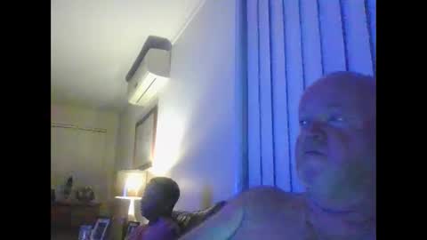 black_n_white4 online show from 03-01-25, 09:51