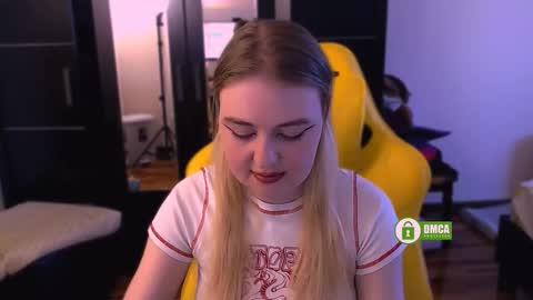 Snapshot of black_neon chatting on 11-24-25, 09:09 Sasha and Bella online show from 11-24-25, 09:09