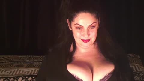 Sarah online show from 10-15-25, 04:18