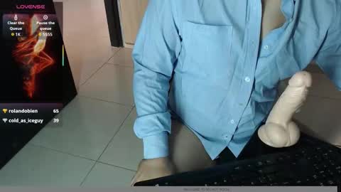 Snapshot of black_penis22 chatting on 10-08-25, 03:31 black_penis22 online show from 10-08-25, 03:31