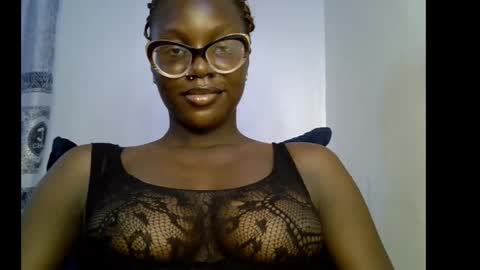 Snapshot of black_petitqueen12 chatting on 02-10-26, 08:29 BLACK online show from 02-10-26, 08:29