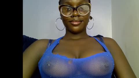 Snapshot of black_petitqueen12 chatting on 02-16-26, 08:05 BLACK online show from 02-16-26, 08:05