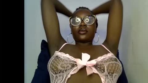 Snapshot of black_petitqueen12 chatting on 02-19-26, 07:15 BLACK online show from 02-19-26, 07:15