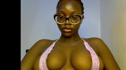 Snapshot of black_petitqueen12 chatting on 02-20-26, 07:54 BLACK online show from 02-20-26, 07:54