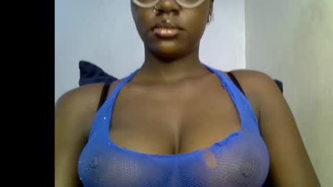 Snapshot of black_petitqueen12 chatting on 02-27-26, 08:36 BLACK online show from 02-27-26, 08:36