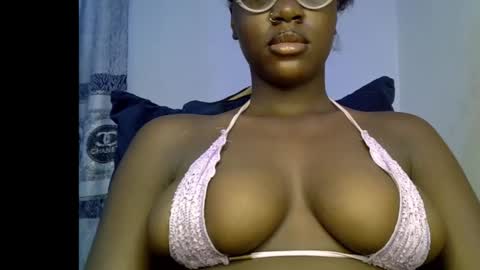 Snapshot of black_petitqueen12 chatting on 03-02-26, 07:37 BLACK online show from 03-02-26, 07:37