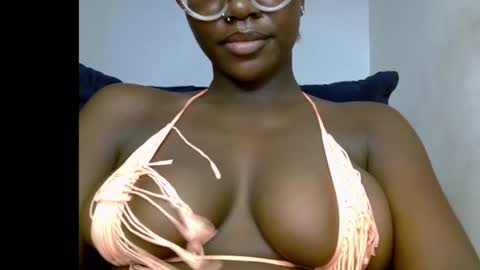 Snapshot of black_petitqueen12 chatting on 03-04-26, 09:21 BLACK online show from 03-04-26, 09:21