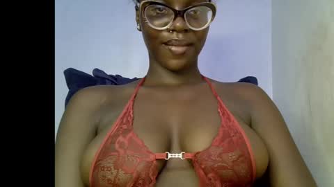 Snapshot of black_petitqueen12 chatting on 03-19-26, 07:18 BLACK online show from 03-19-26, 07:18