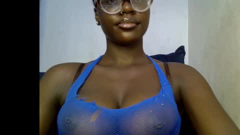 Snapshot of black_petitqueen12 chatting on 03-22-26, 06:44 BLACK online show from 03-22-26, 06:44