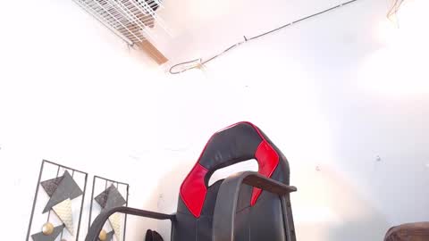 Snapshot of black_raiden chatting on 10-13-25, 12:32 black raiden online show from 10-13-25, 12:32