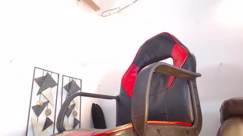 Snapshot of black_raiden chatting on 10-14-25, 11:49 black raiden online show from 10-14-25, 11:49