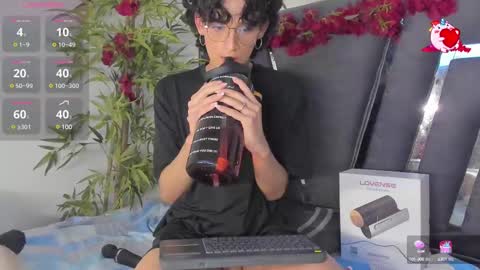 Snapshot of black_rose02 chatting on 02-21-25, 05:42 B L A C K R O S E online show from 02-21-25, 05:42